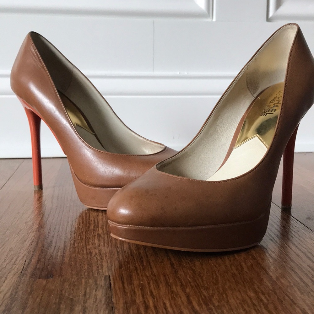 Michael Kors Antoinette pump